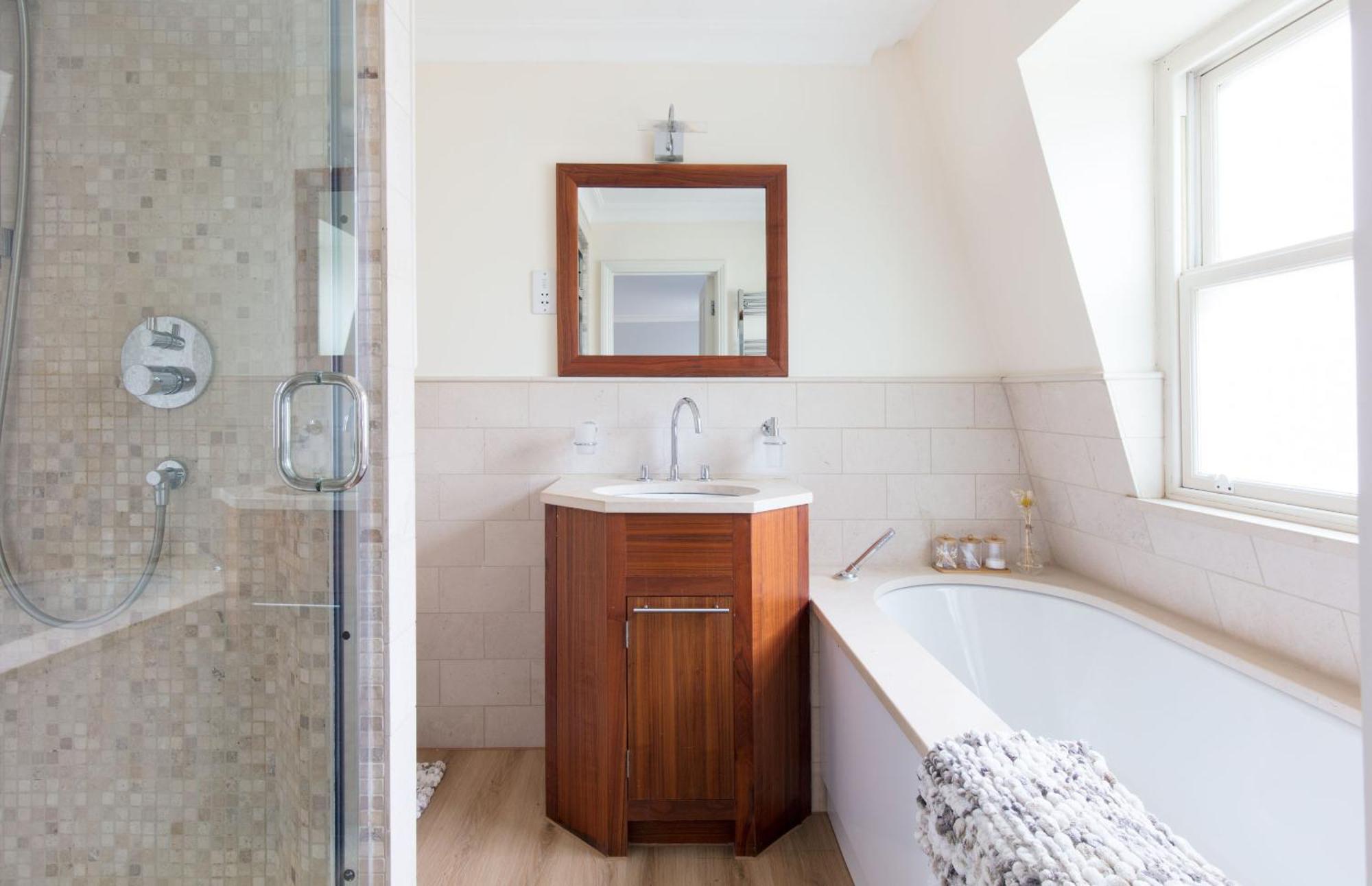 Spacious Quiet 4bedrooms 6beds House With Private Garage 5min Walk To Paddington Station Casa de férias *