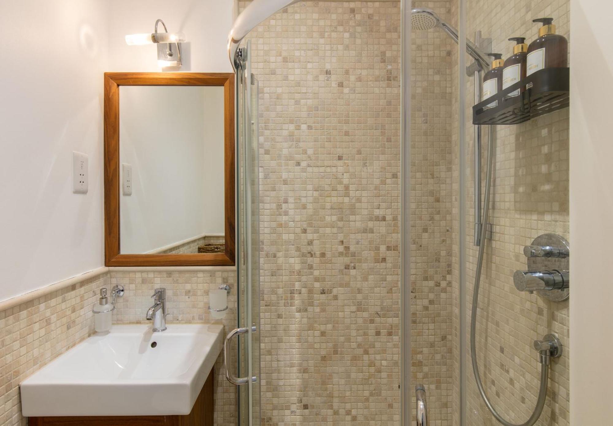 Spacious Quiet 4bedrooms 6beds House With Private Garage 5min Walk To Paddington Station Casa de férias
